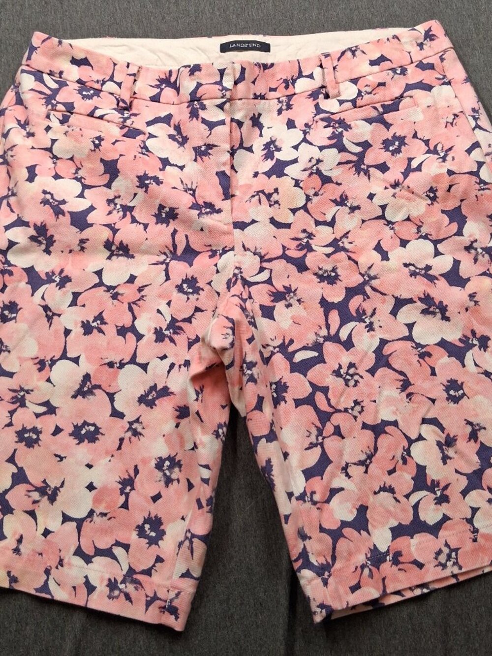 Lands End womens shorts size 10 multicolored  good condition